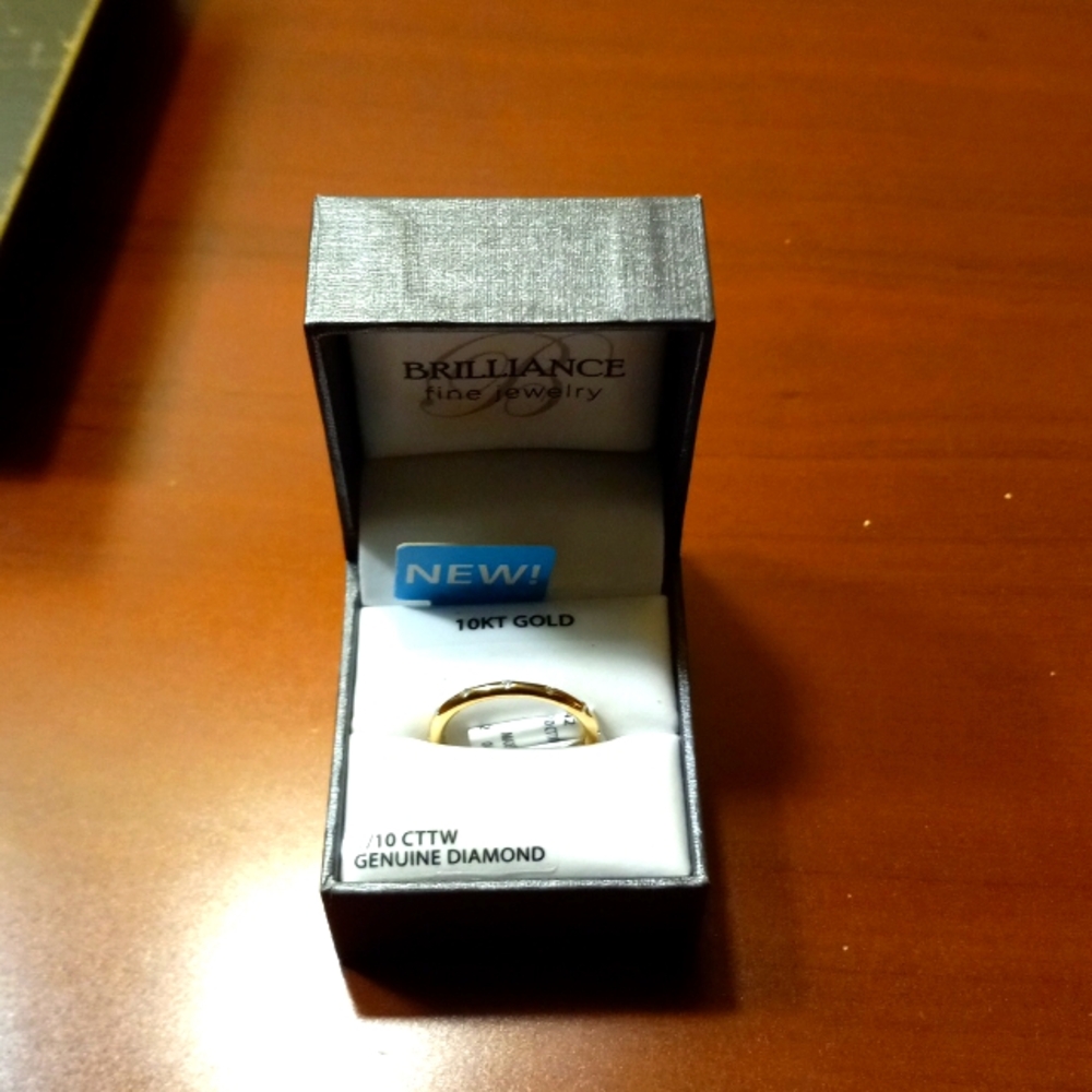 🔹 Diamond ring 1/10 CT TW